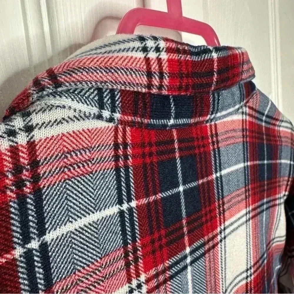 Ardene Button-Up Shirt Plaid white, Red, & Black Size Large - Picture 16 of 16
